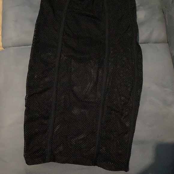 Fashion Nova mesh skirt - Picture 4 of 4